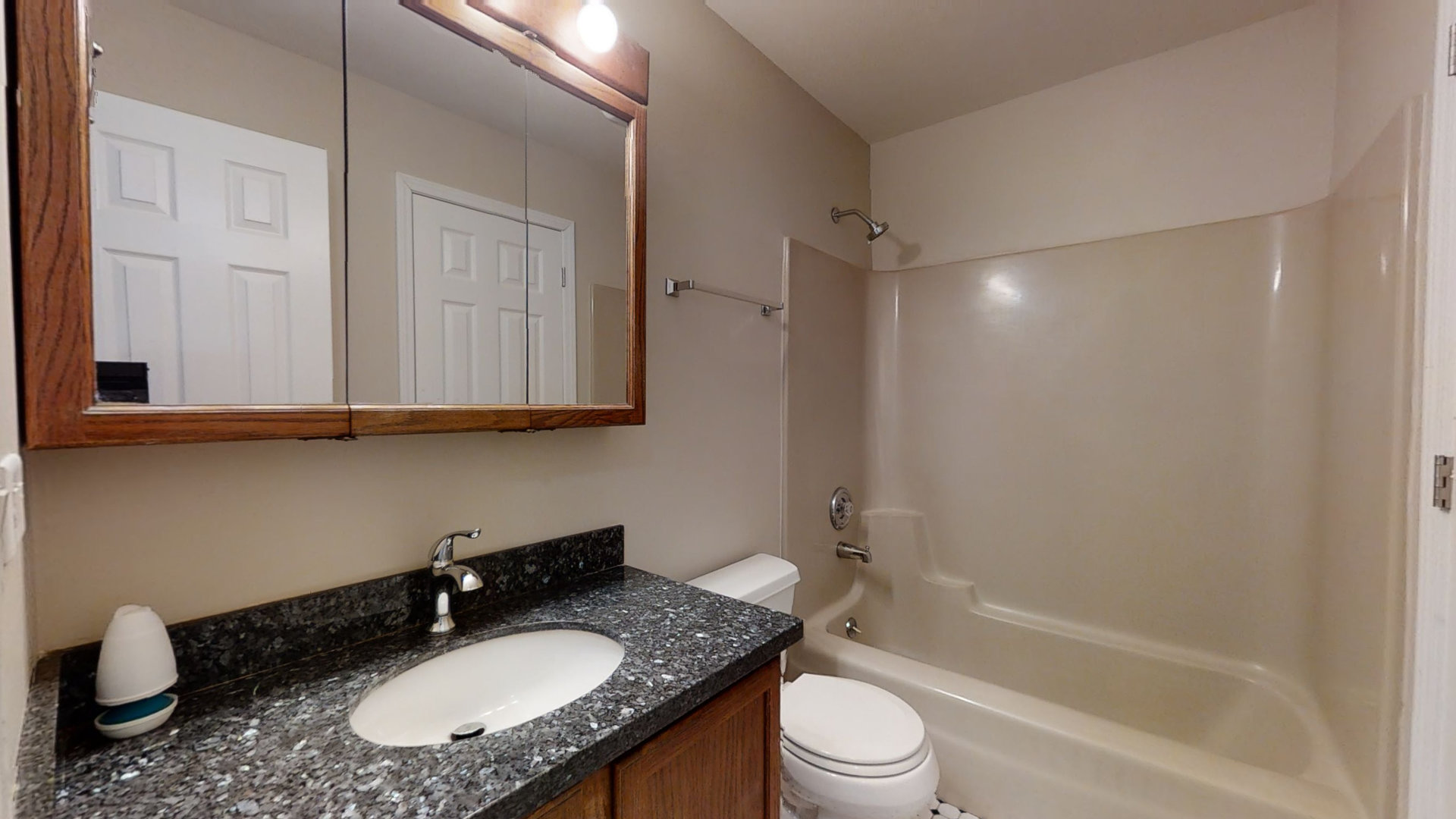 2112 Old Elm Road Lindenhurst, IL 60046 - Photo 21 of 33