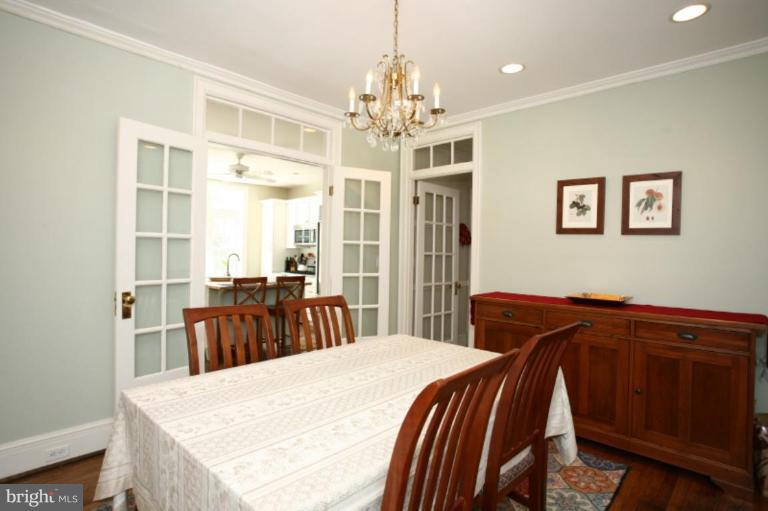 603 Edgevale Road Baltimore, MD 21210 - Photo 3 of 18 Dining Room