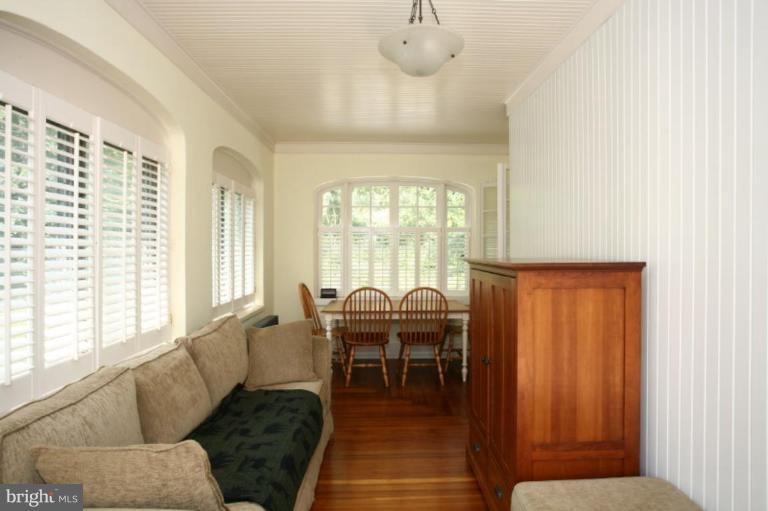 603 Edgevale Road Baltimore, MD 21210 - Photo 7 of 18 Sunroom