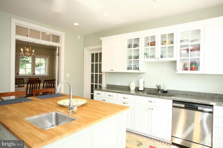603 Edgevale Road Baltimore, MD 21210 - Photo 8 of 18 Kitchen #2
