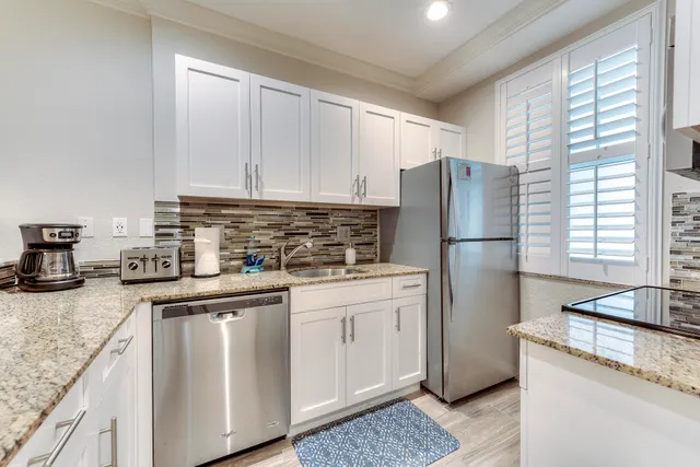 $550,000 | 160 Palm Street, Unit 210, Marco Island, FL 34145