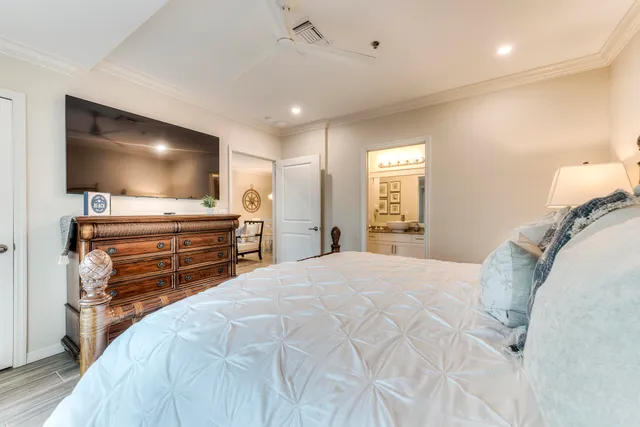 $550,000 | 160 Palm Street, Unit 210, Marco Island, FL 34145