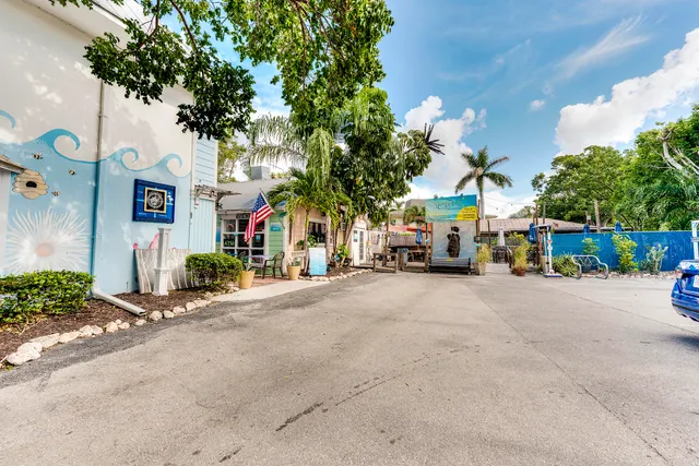 $550,000 | 160 Palm Street, Unit 210, Marco Island, FL 34145