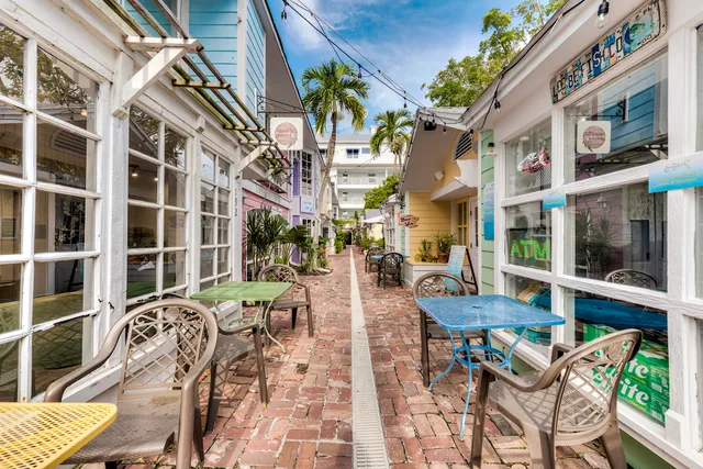 $550,000 | 160 Palm Street, Unit 210, Marco Island, FL 34145