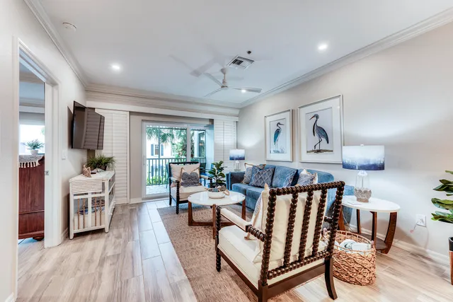 $550,000 | 160 Palm Street, Unit 210, Marco Island, FL 34145