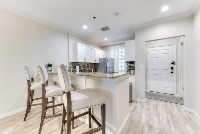 $550,000 | 160 Palm Street, Unit 210, Marco Island, FL 34145