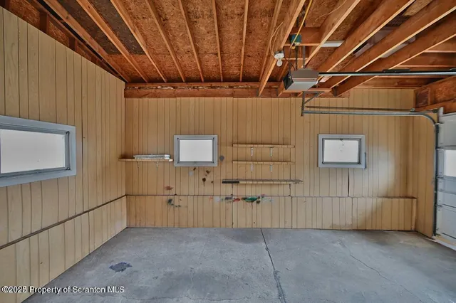 a view of yard with green space