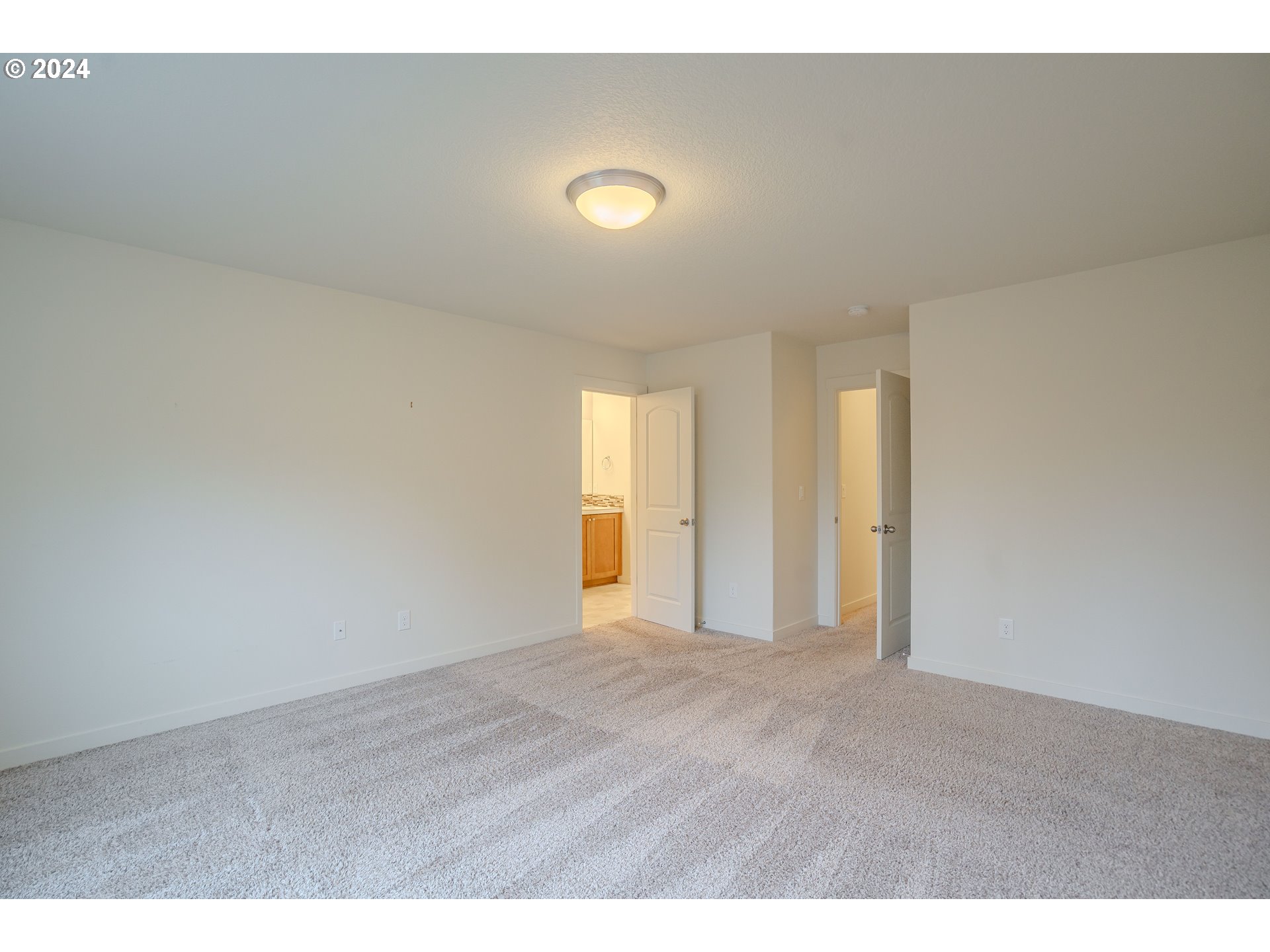 6912 North Montgomery Circle Ridgefield, WA 98642 - Photo 11 of 22 Bedroom, Primary
