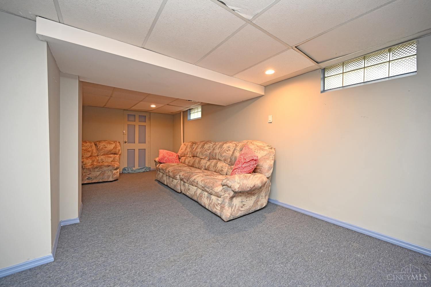 6720 Ridgefield Drive Cincinnati, OH 45224 - Photo 21 of 33 Gallery Image 21