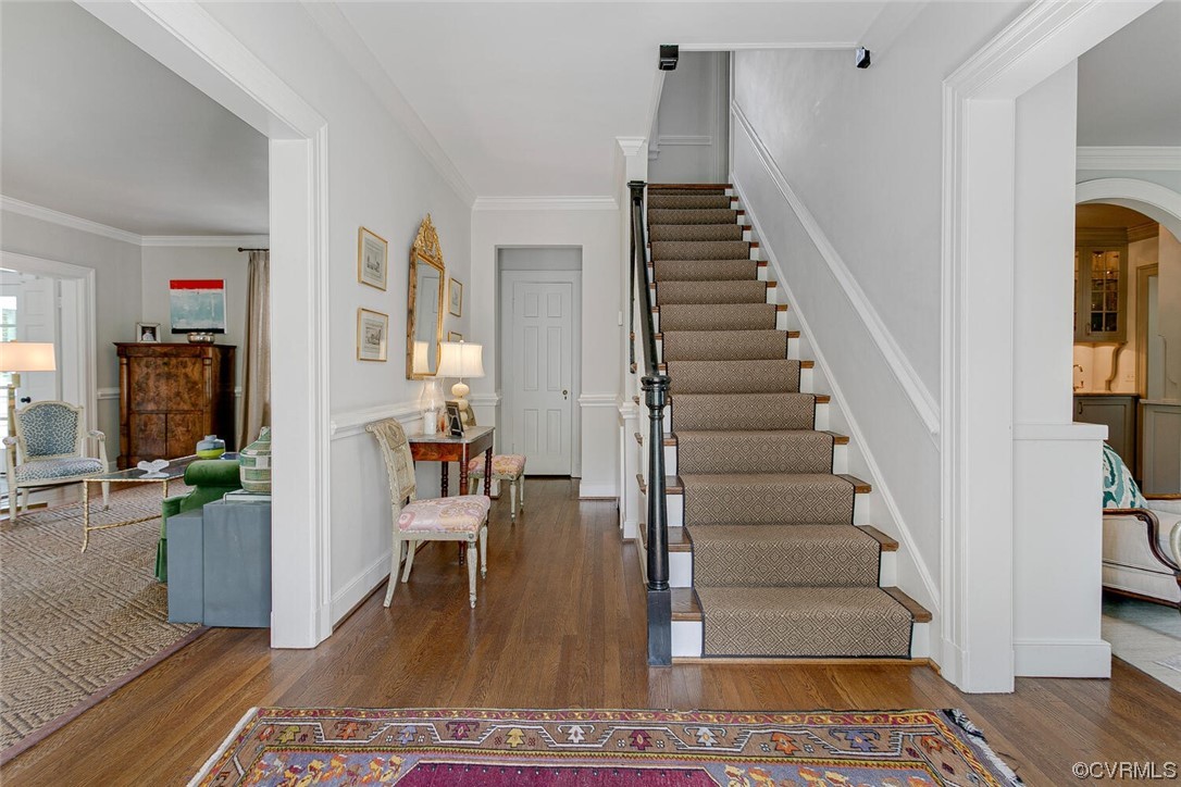 4 South Wilton Road Richmond, VA 23226 - Photo 2 of 49 a view of entryway and hall