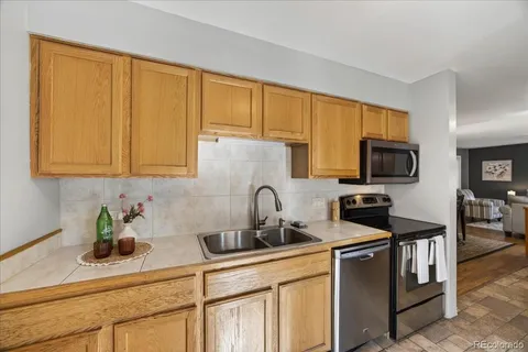 $629,900 | 961 Kendall Street, Lakewood, CO 80214