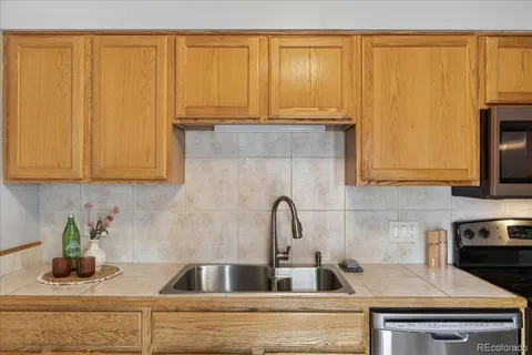 $629,900 | 961 Kendall Street, Lakewood, CO 80214