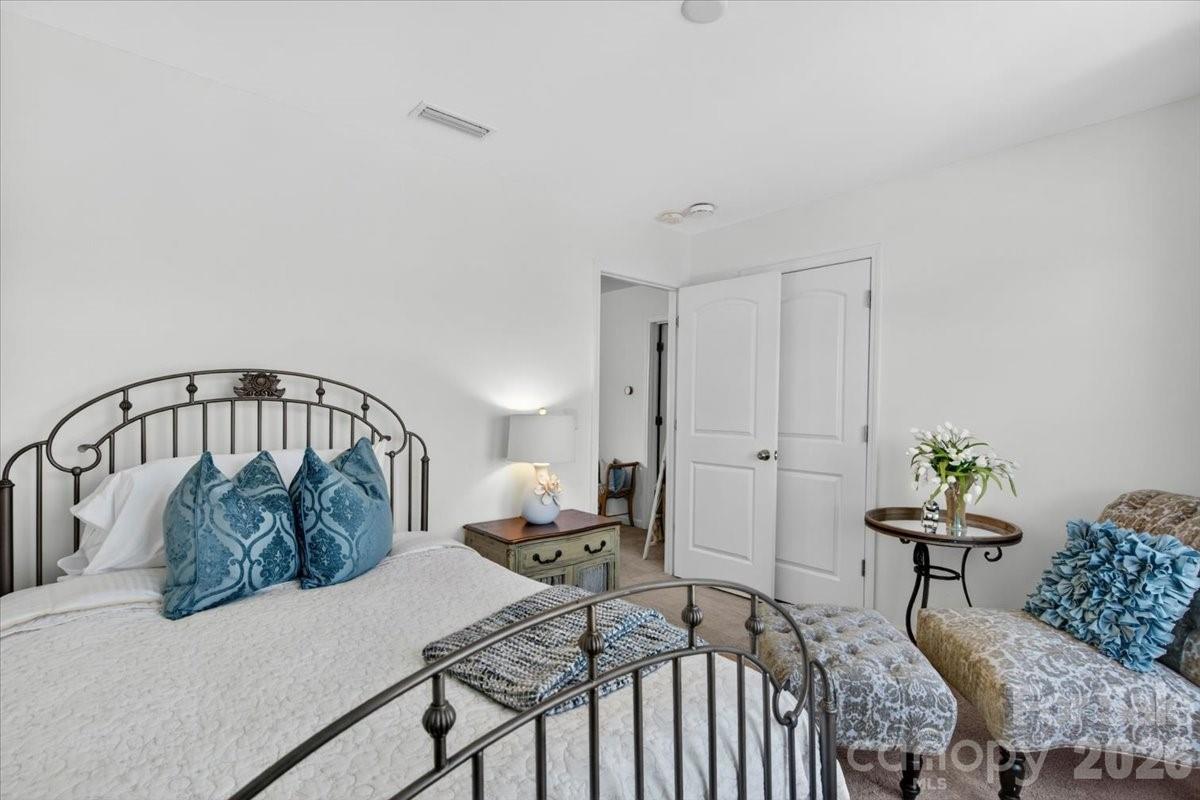 2610 Bramble Ridge Court Charlotte, NC 28215 - Photo 22 of 33 Gallery Image 22