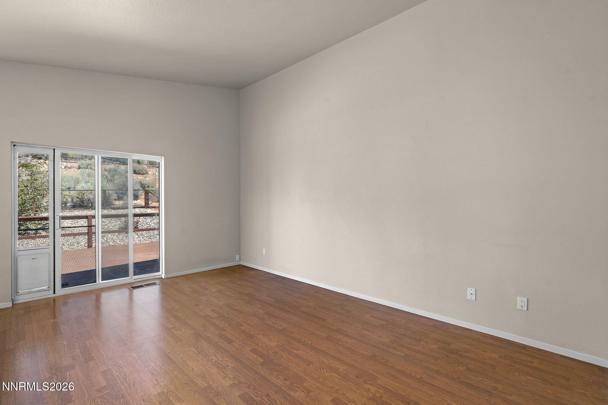 889 South University Park Loop Reno, NV 89512 - Photo 10 of 37 10-web-or-mls-_DSC5995
