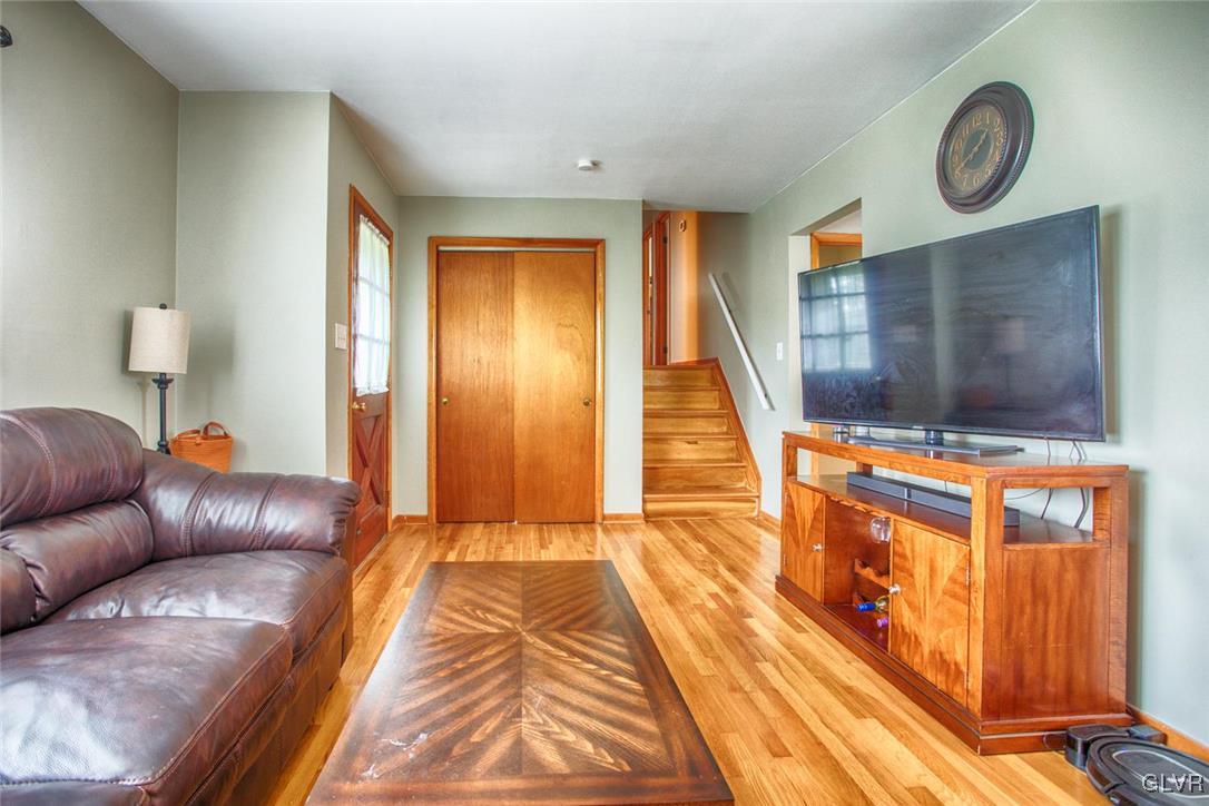 3204 Santee Road Bethlehem, PA 18020 - Photo 3 of 20 Gallery Image 3