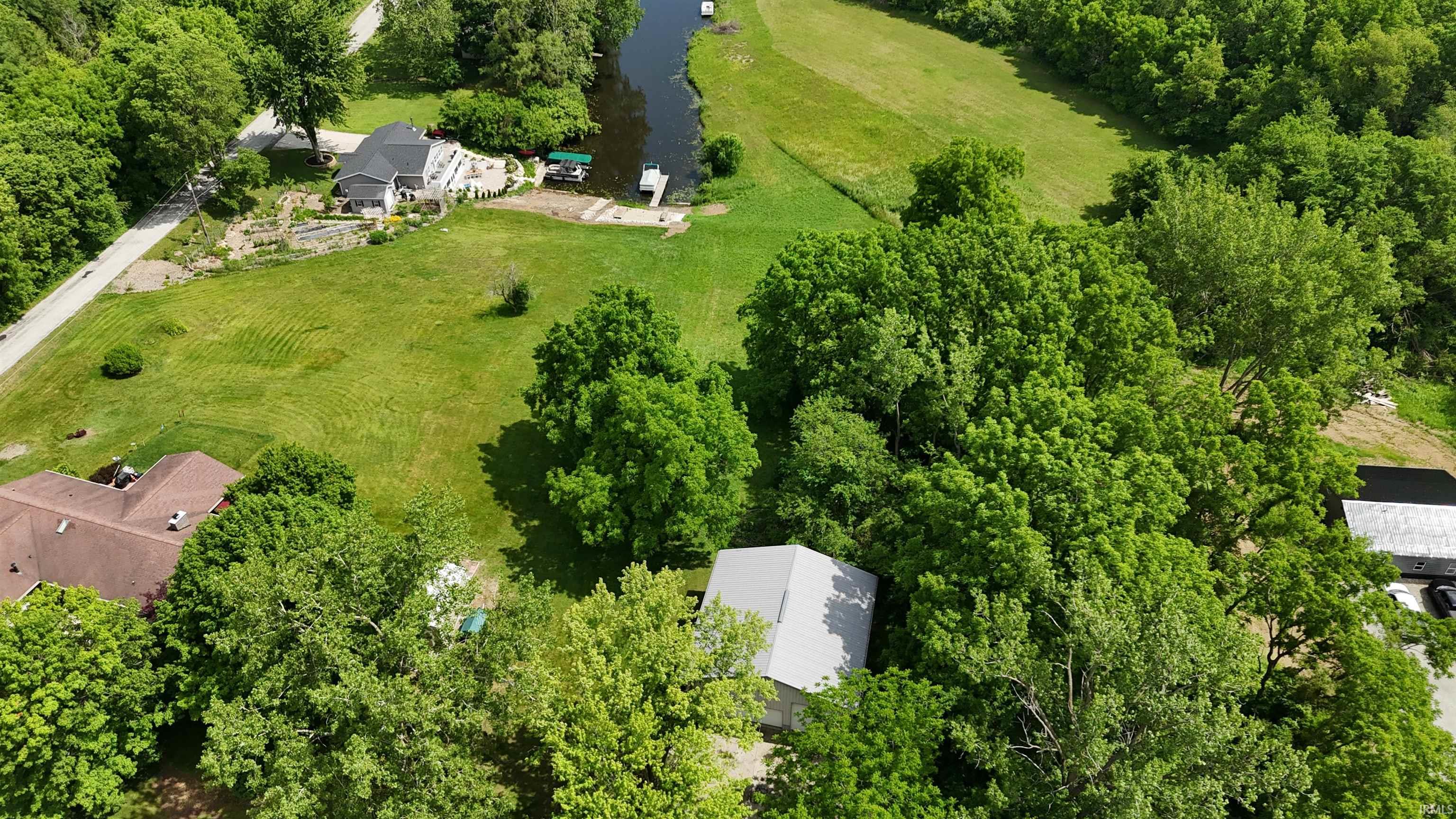 5144 East McKenna Road Leesburg, IN 46538 - Photo 3 of 13