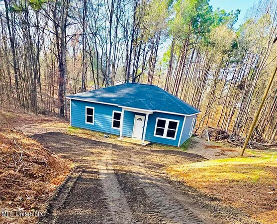 $210,000 | 460 Magnolia Circle, Sarah, MS 38665