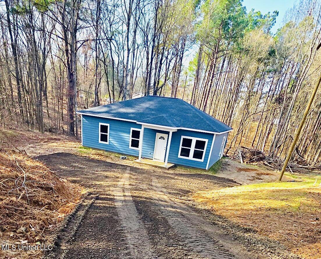 460 Magnolia Circle Sarah, MS 38665 - Photo 1 of 1 3981062874711180905