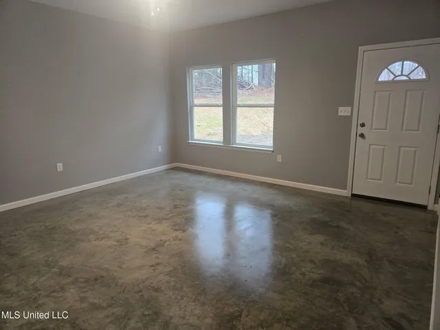 $210,000 | 460 Magnolia Circle, Sarah, MS 38665