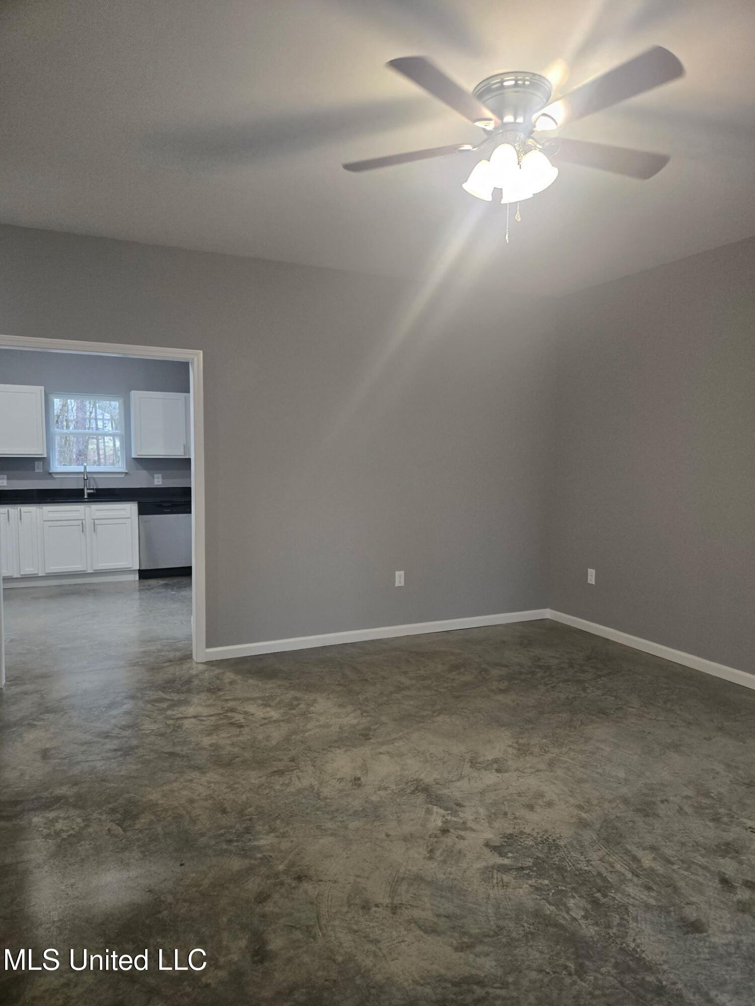 460 Magnolia Circle Sarah, MS 38665 - Photo 3 of 13 433066861829350418