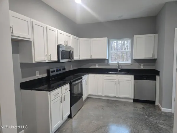 $210,000 | 460 Magnolia Circle, Sarah, MS 38665