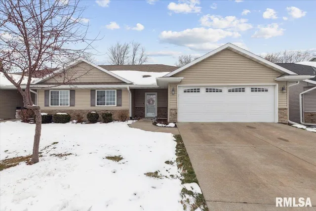 $389,900 | 116 Pinehurst Drive, Eldridge, IA 52748