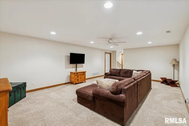 $389,900 | 116 Pinehurst Drive, Eldridge, IA 52748