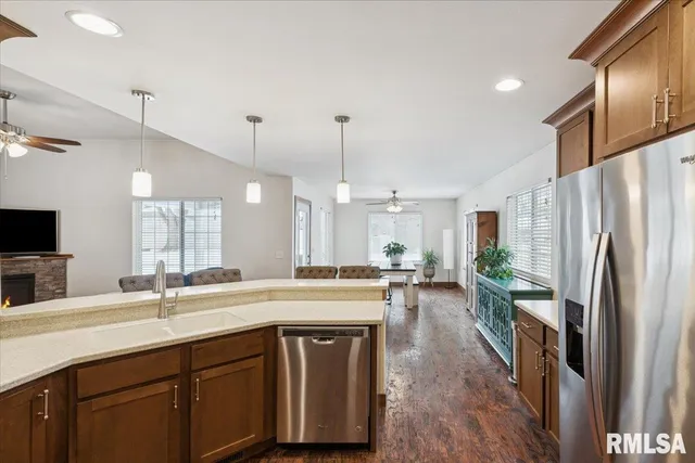 $389,900 | 116 Pinehurst Drive, Eldridge, IA 52748