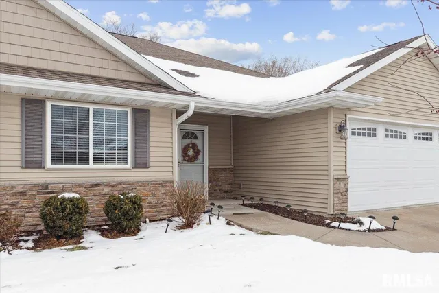 $389,900 | 116 Pinehurst Drive, Eldridge, IA 52748