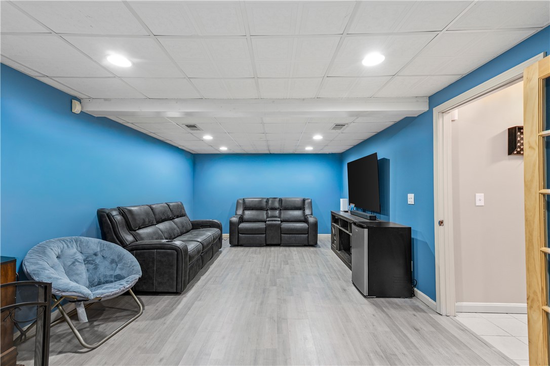 12 Railroad Row Warwick, RI 02886 - Photo 16 of 29