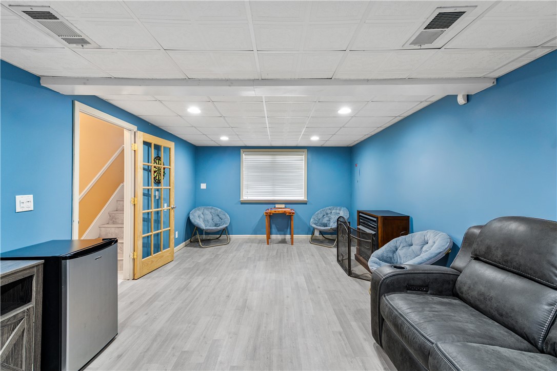 12 Railroad Row Warwick, RI 02886 - Photo 17 of 29