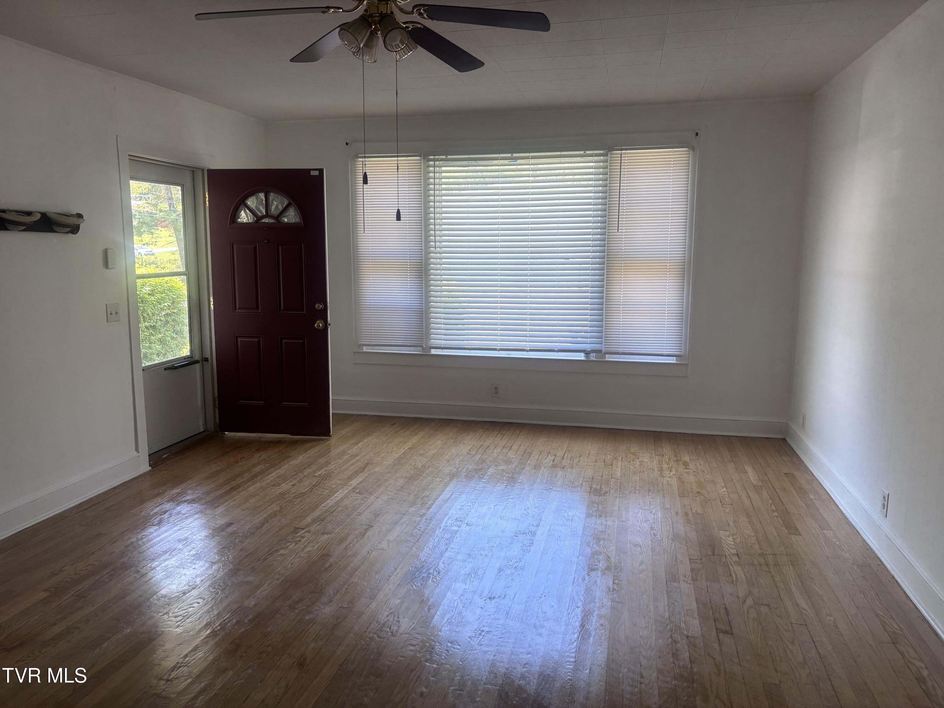 5512 Guest River Road Norton, VA 24273 - Photo 8 of 13 IMG_4831