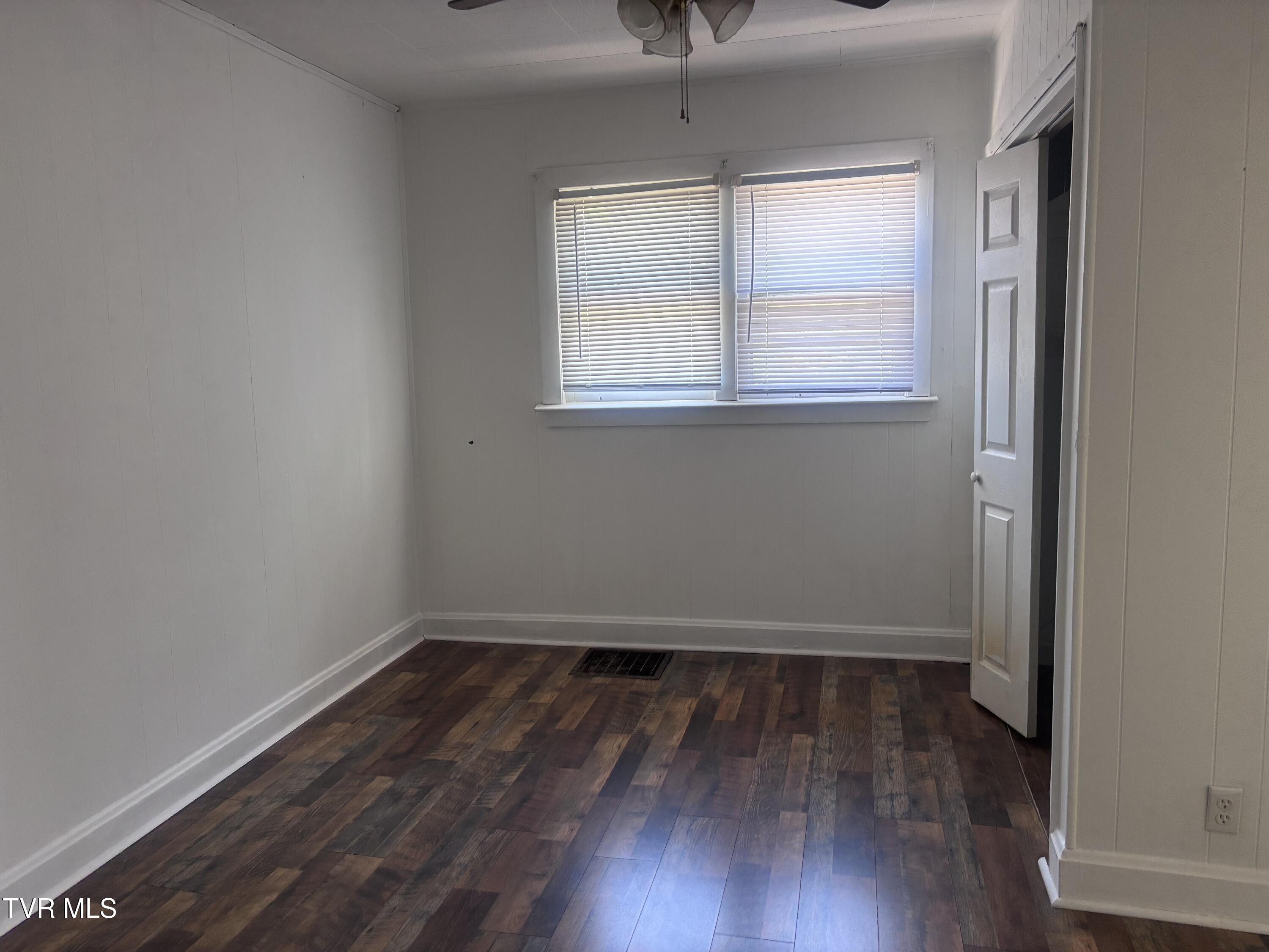 5512 Guest River Road Norton, VA 24273 - Photo 9 of 13 IMG_4832