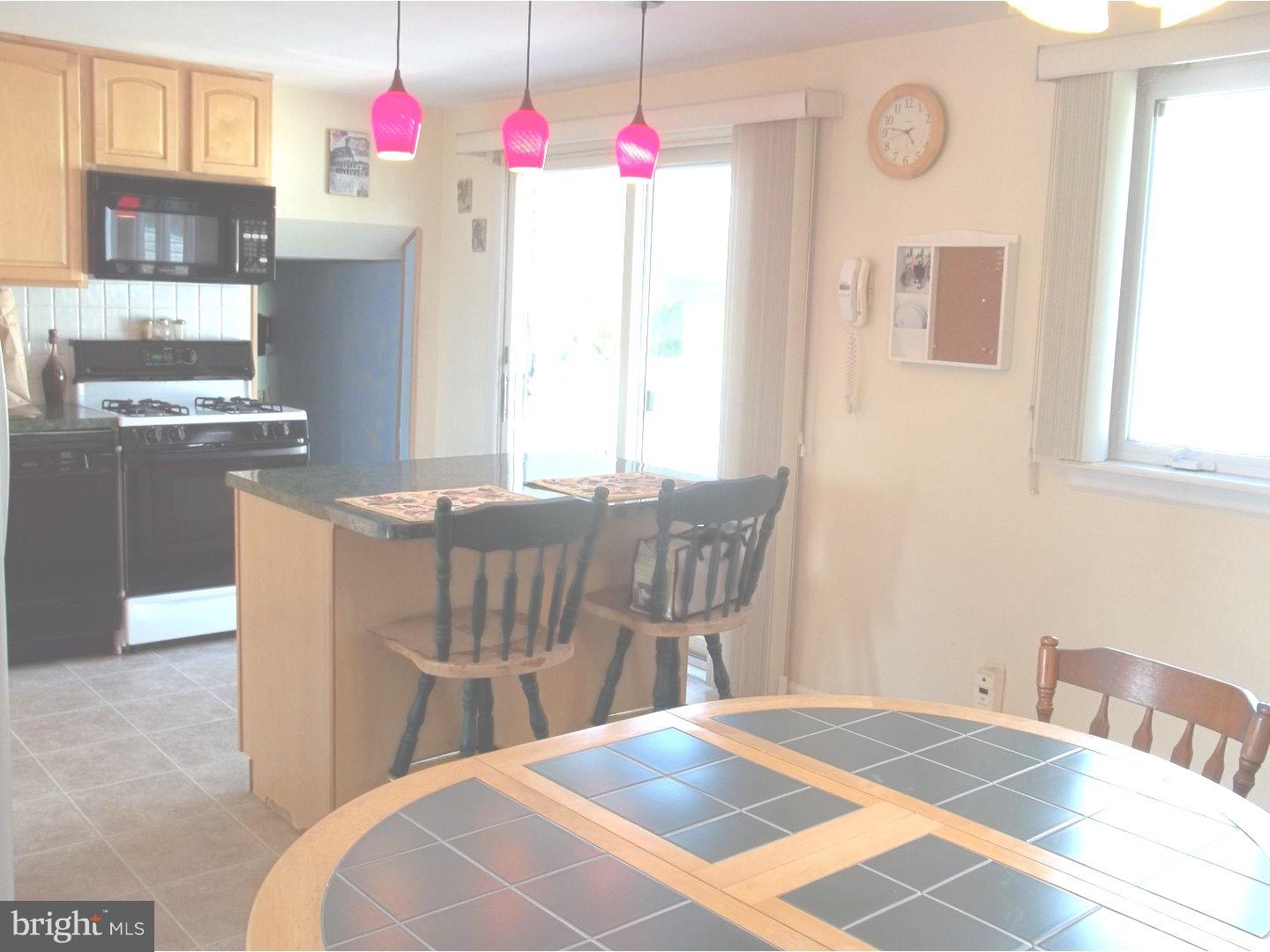 9723 Glenhope Road Philadelphia, PA 19115 - Photo 5 of 24
