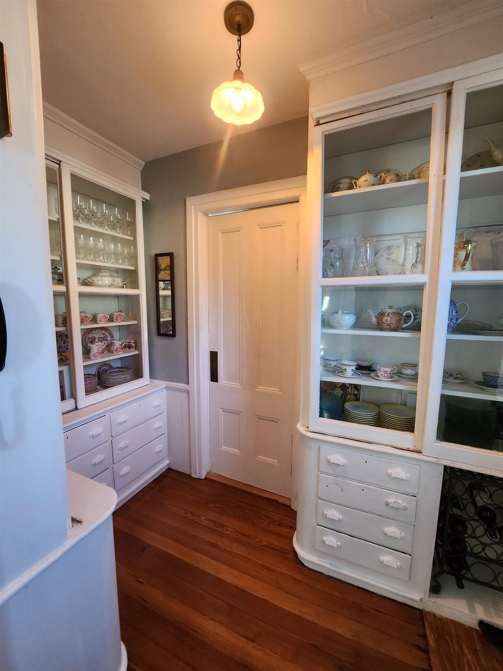 527 Hanover Street Manchester, NH 03104 - Photo 12 of 37