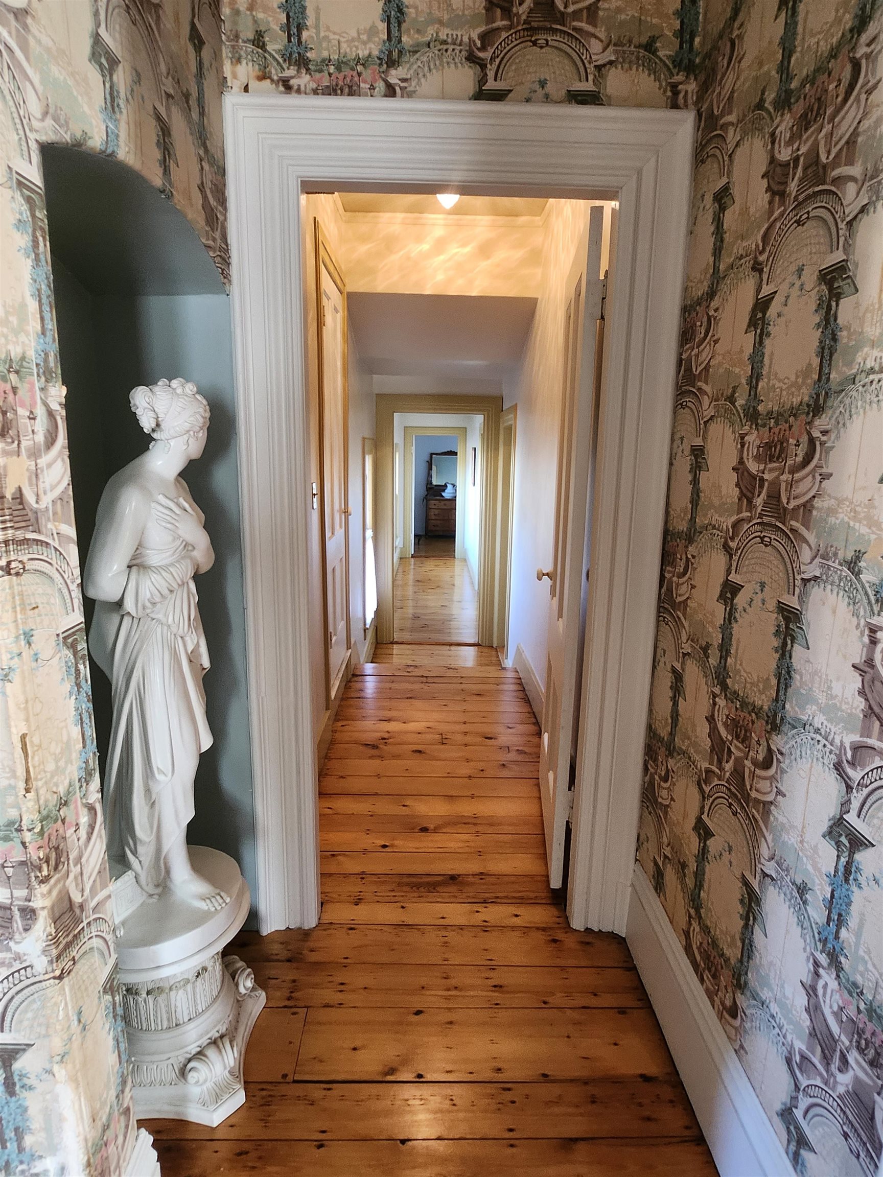 527 Hanover Street Manchester, NH 03104 - Photo 24 of 37