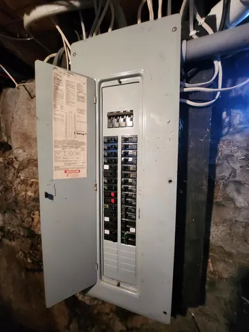 $549,000 | 527 Hanover Street, Manchester, NH 03104