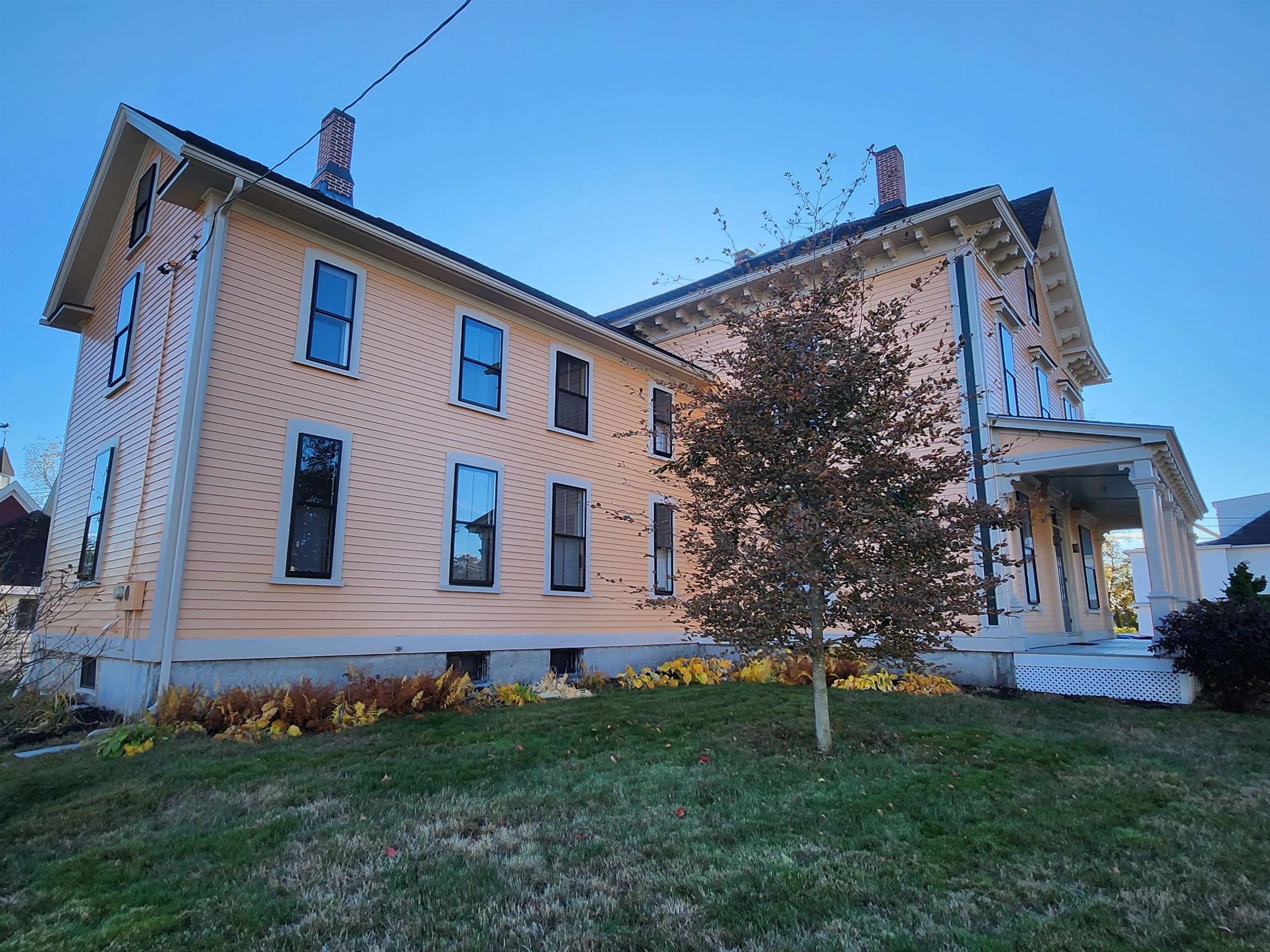 527 Hanover Street Manchester, NH 03104 - Photo 7 of 37