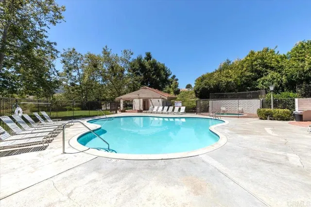 $724,500 | 3137 Avenida Topanga, Carlsbad, CA 92009