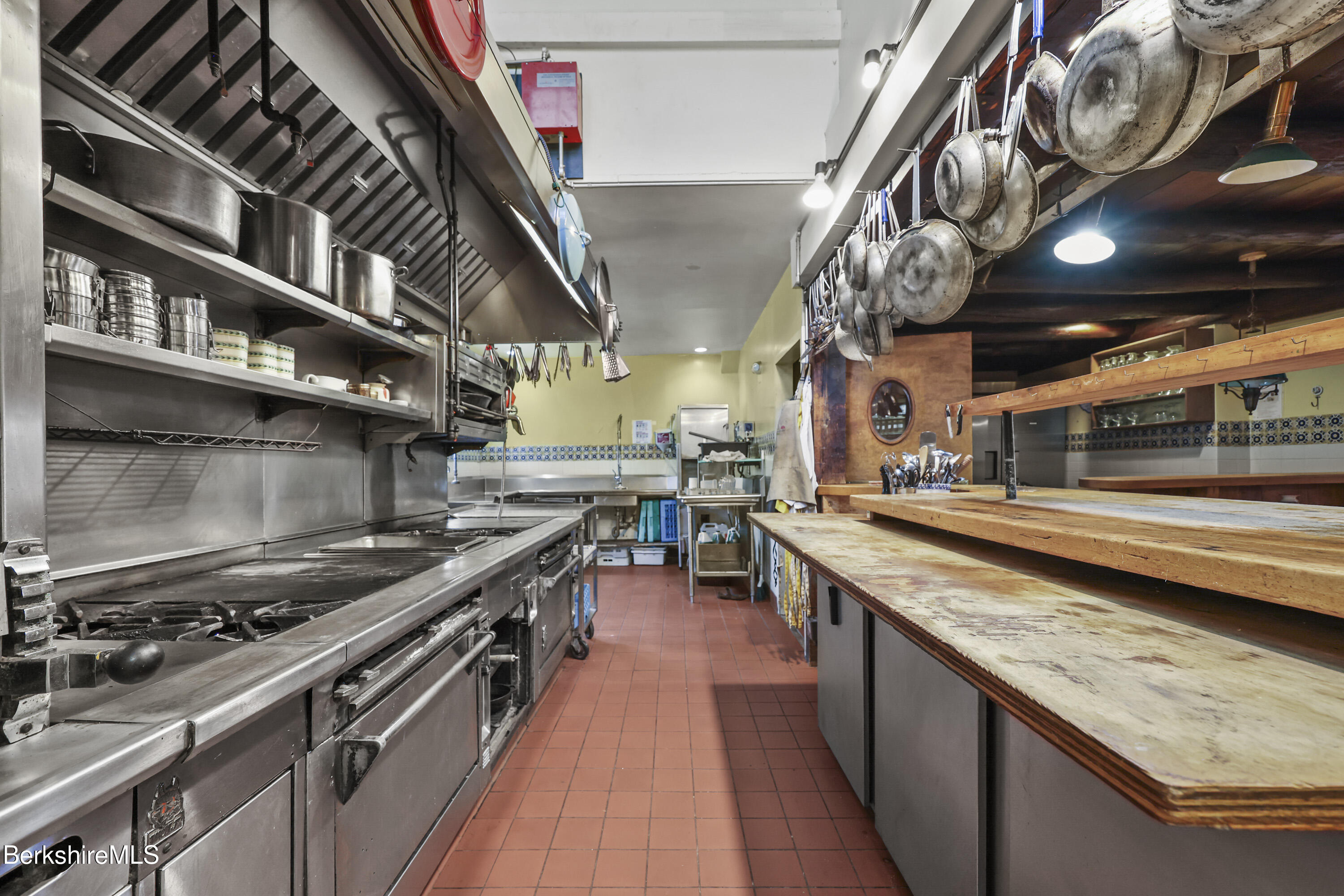 342-344 New Ashford Road New Ashford, MA 01237 - Photo 23 of 52 Kitchen