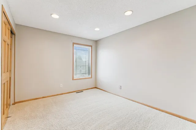 $439,000 | 4986 Archer Lane North, Plymouth, MN 55446