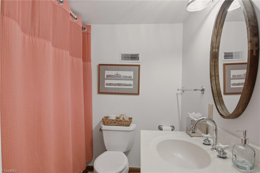 1117 Huntingdon Road Winston-Salem, NC 27104 - Photo 41 of 50