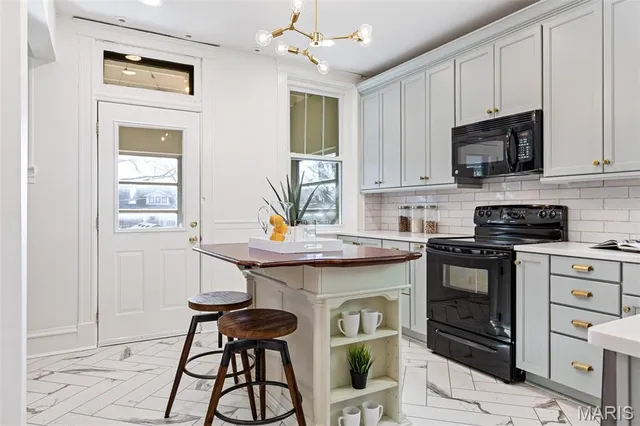 $649,900 | 7144 Waterman Avenue, University City, MO 63130