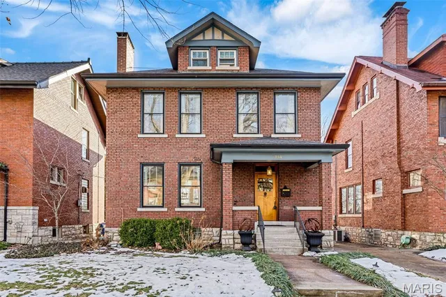 $649,900 | 7144 Waterman Avenue, University City, MO 63130