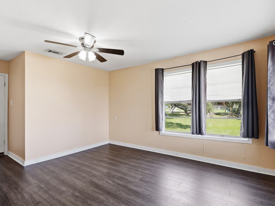 1410 South Mathis Street Rockport, TX 78382 - Photo 16 of 53 Gallery Image 16