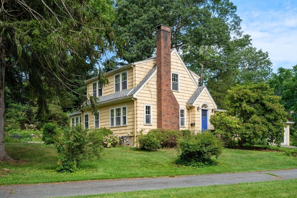 134 R Leonard Street Gloucester, MA 01930 - Photo 1 of 23 Gallery Image 1