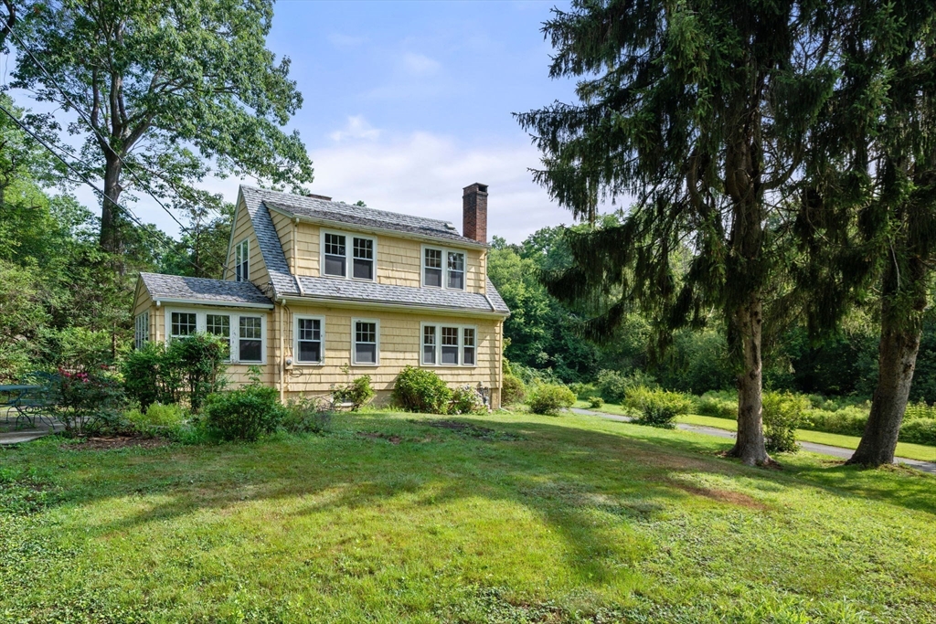 134 R Leonard Street Gloucester, MA 01930 - Photo 3 of 23 Gallery Image 3