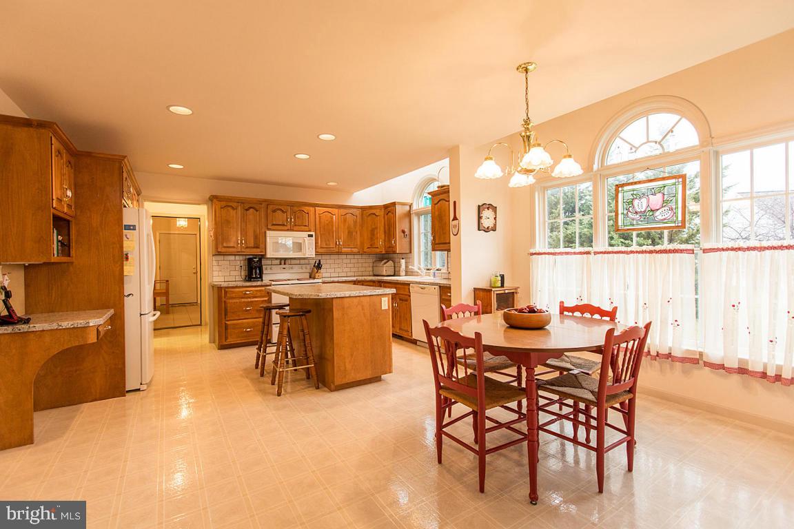 335 Portland Place Lititz, PA 17543 - Photo 4 of 62
