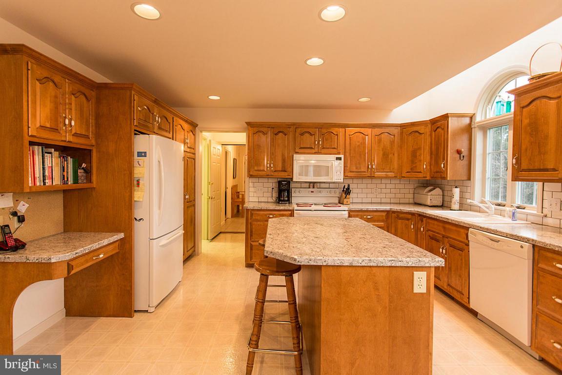 335 Portland Place Lititz, PA 17543 - Photo 5 of 62