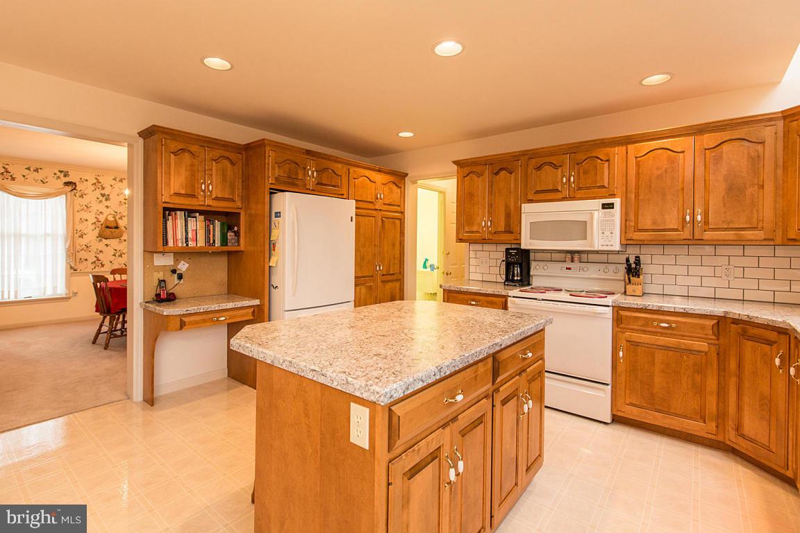 335 Portland Place Lititz, PA 17543 - Photo 10 of 62